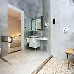 Metro Hotel 4*
