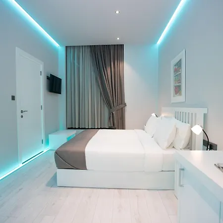 Metro Hotel
