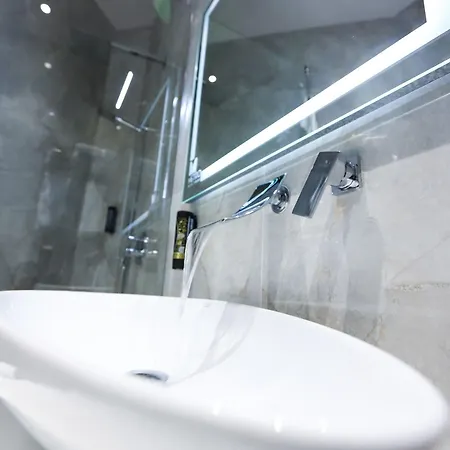 Metro 酒店 地拉那