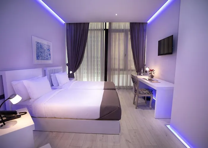Metro Hotel
