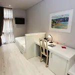 Metro 4*