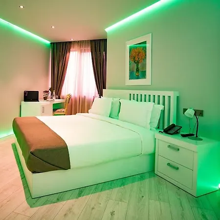 Metro 4* Τίρανα