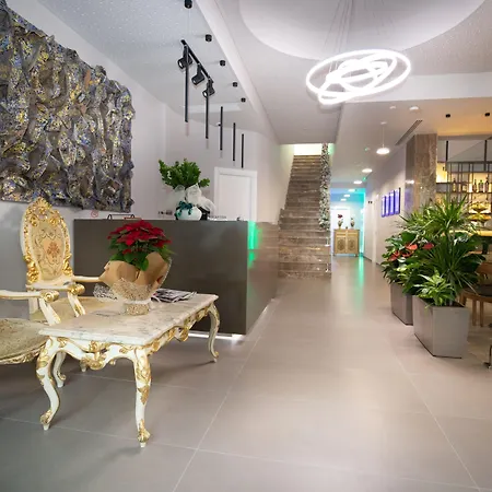 Metro Hotel 4*