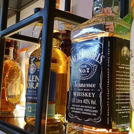 Metro 4* Τίρανα