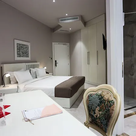 Metro Hotel 4*