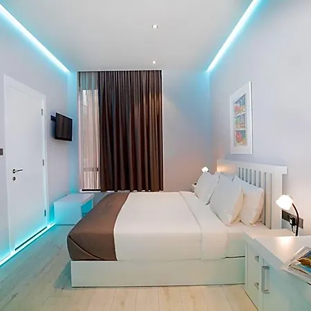 Metro 4* Tirana
