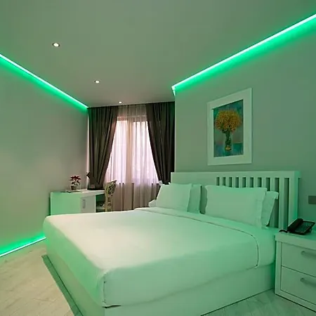 Hotel Metro 4*