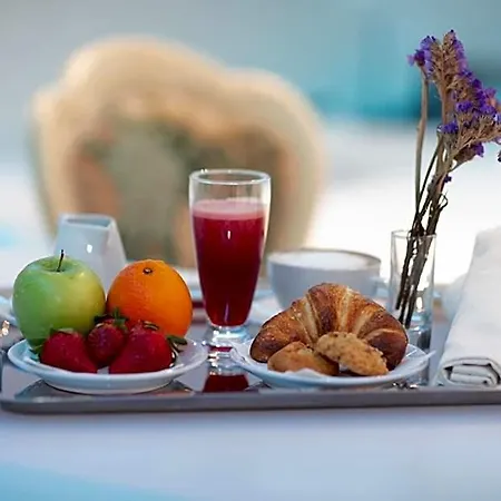 Metro Hotel 4*