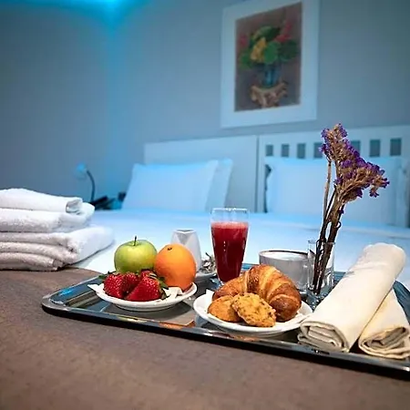 Metro Hotel
