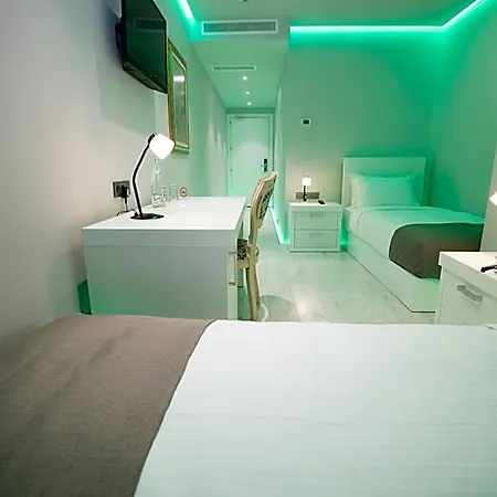Hotel Metro 4*