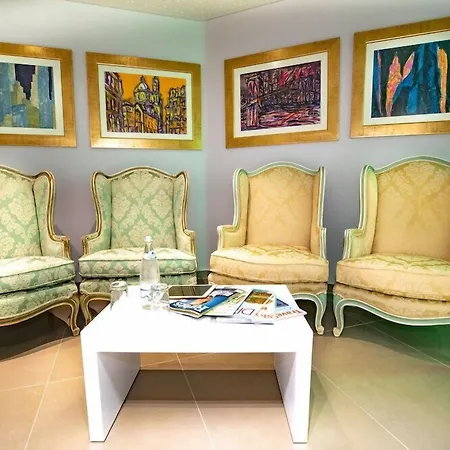 Metro Hotel 4*