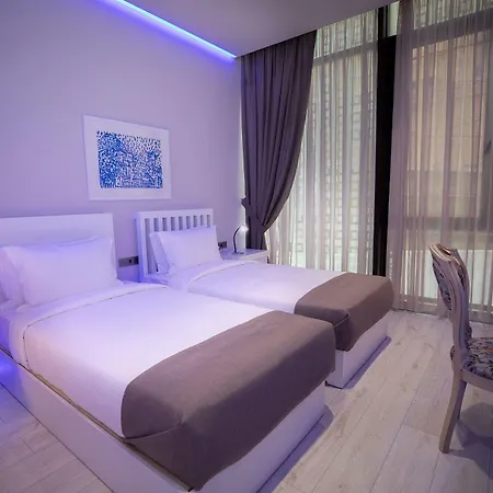 Metro 4* Tirana