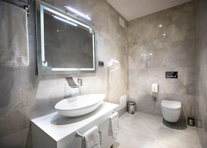 Metro 4* Tirana