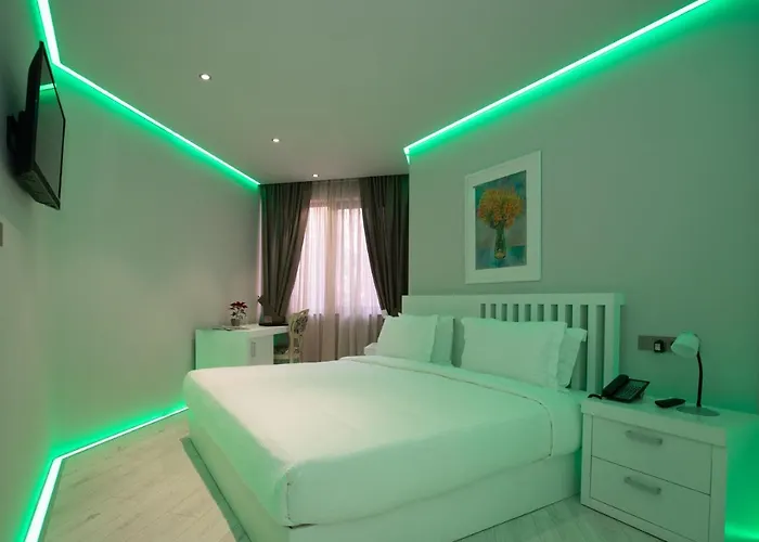 Metro Hotell 4*